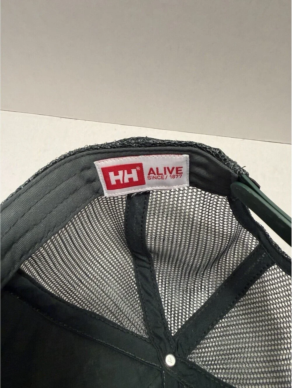 Helly Hansen Flatbrim Trucker Hat White Black Mountain Patch Mesh Snapback Cap